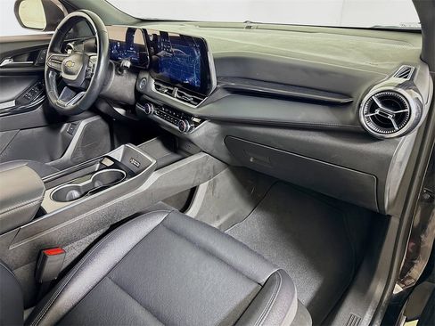 Used 2025 Chevrolet Equinox LT w/ Convenience Package II image 27