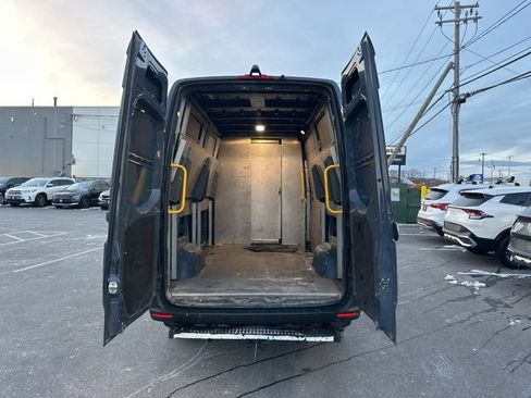 Used 2019 Mercedes-Benz Sprinter 144 image 35
