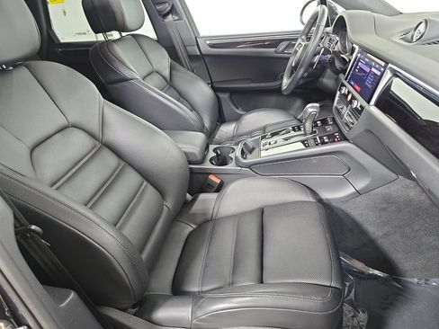 Certified 2026 Porsche Macan AWD/4WD image 27