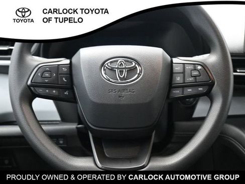 Used 2025 Toyota Sienna LE image 25