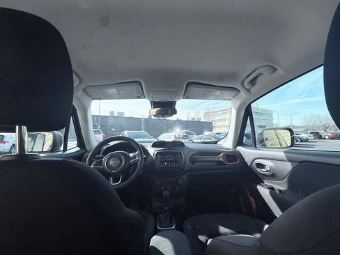 Used 2018 Jeep Renegade Sport w/ Power & Air Group image 13