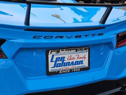Used 2021 Chevrolet Corvette Stingray Premium Conv w/ Z51 Performance Package RWD image 22