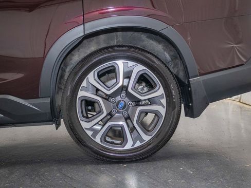 Used 2023 Subaru Ascent Touring AWD/4WD image 9