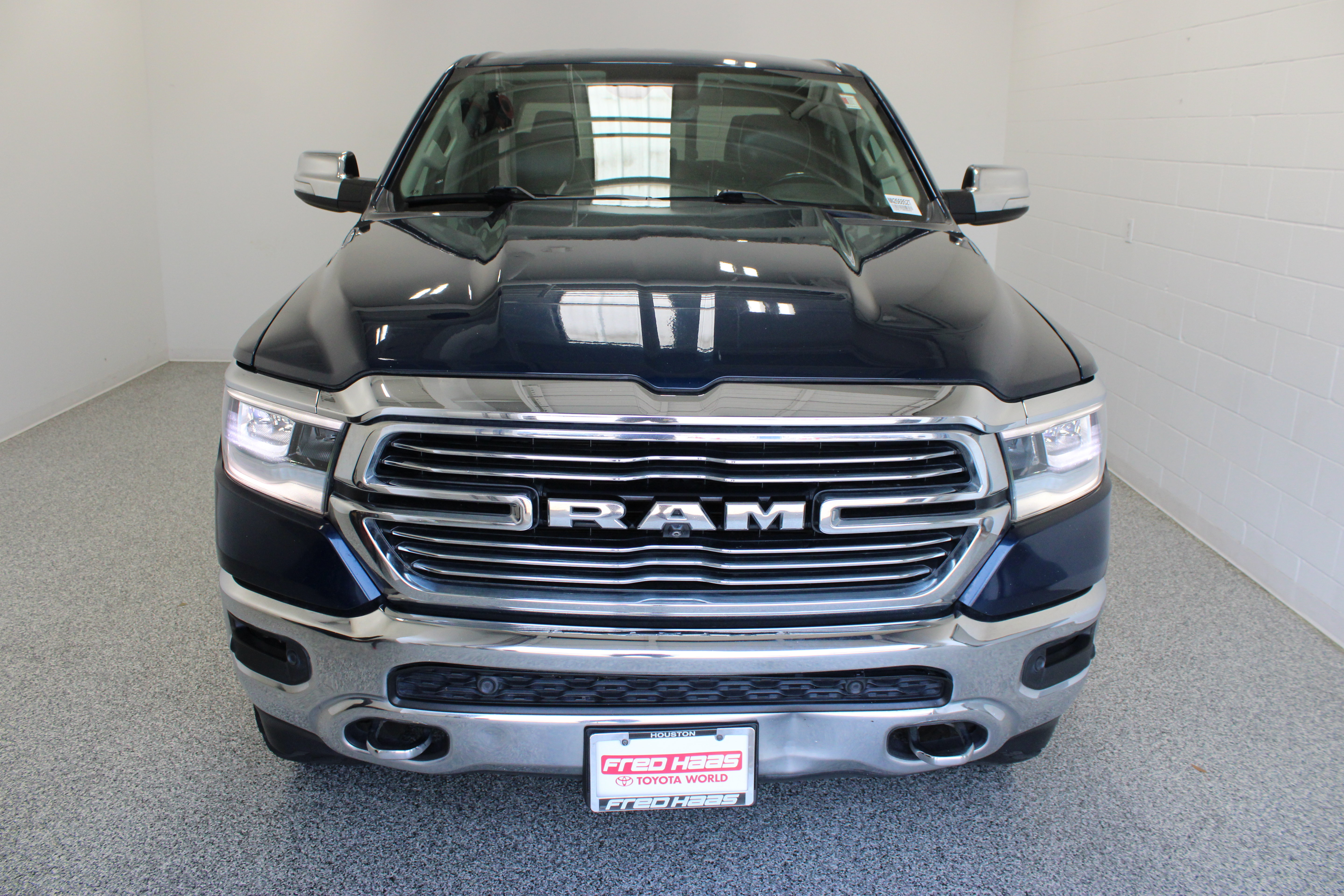 Used 2022 RAM 1500 Laramie AWD/4WD image 3