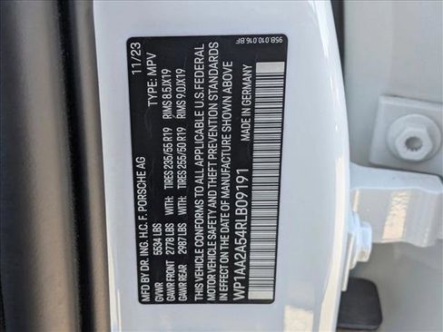 Used 2024 Porsche Macan image 24