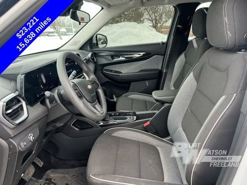 Used 2024 Chevrolet TrailBlazer LT w/ Driver Confidence Package image 10