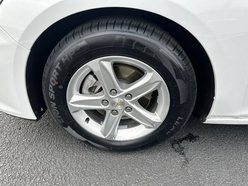 Used 2024 Chevrolet Malibu LT FWD image 28
