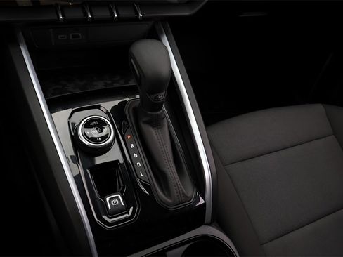 Used 2024 Chevrolet Colorado Trail Boss w/ Technology Package image 22