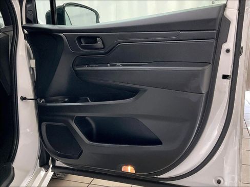 Used 2023 Honda Odyssey Sport image 12