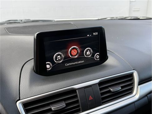 Used 2017 MAZDA MAZDA3 Touring FWD image 19