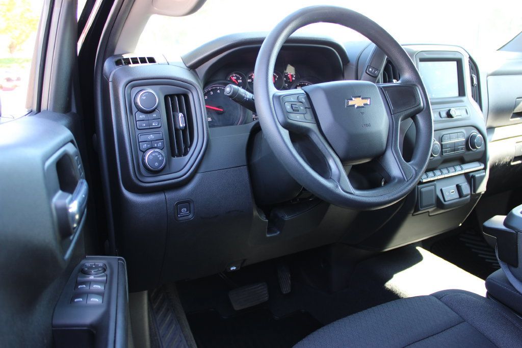 Used 2022 Chevrolet Silverado 1500 Custom w/ LPO, Dark Essentials Package AWD/4WD image 11