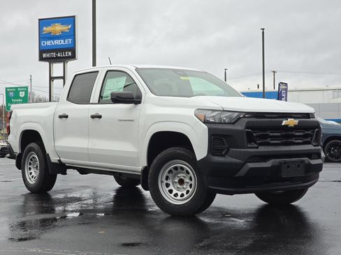 New 2025 Chevrolet Colorado W/T w/ Advanced Trailering Package image 2
