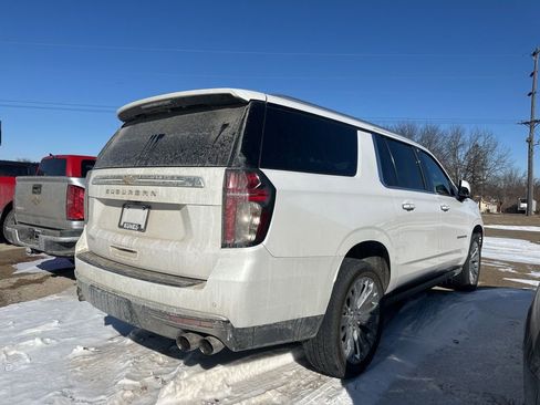 Used 2021 Chevrolet Suburban High Country w/ Premium Package image 11