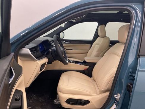 New 2026 Jeep Grand Cherokee Limited image 8