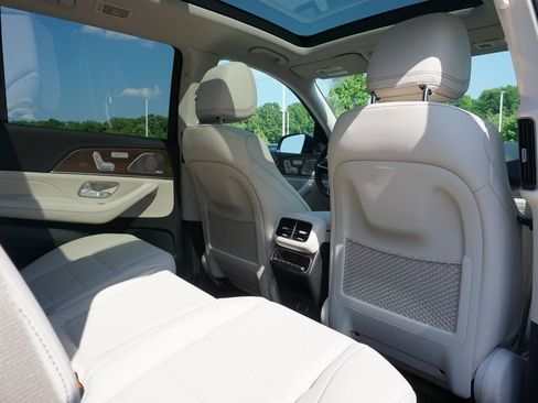 New 2026 Mercedes-Benz GLS 450 4MATIC image 37