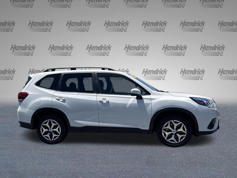 Used 2022 Subaru Forester Premium AWD/4WD image 10
