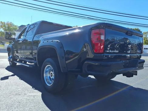 Used 2022 Chevrolet Silverado 3500 High Country w/ Snow Plow Prep/Camper Package image 4
