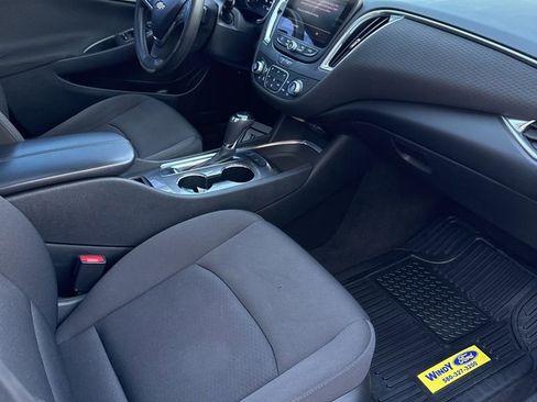 Used 2020 Chevrolet Malibu LT image 19
