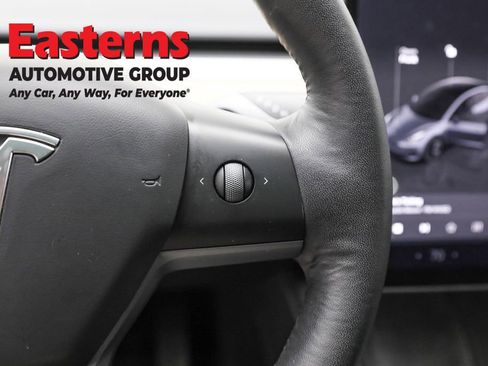 Used 2023 Tesla Model 3 Standard Range image 16