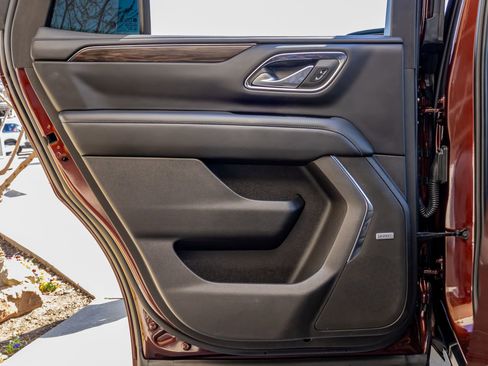 Used 2023 Chevrolet Tahoe Z71 w/ Off-Road Capability Package image 36