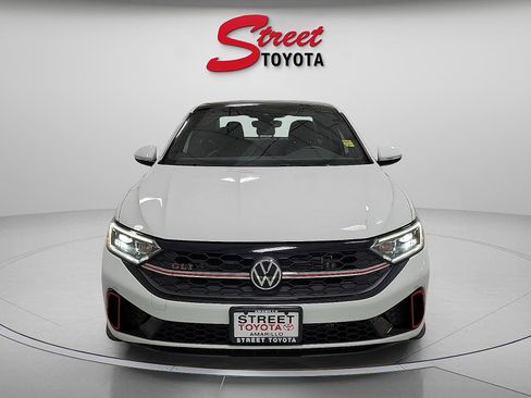 Used 2023 Volkswagen Jetta GLI Autobahn image 6