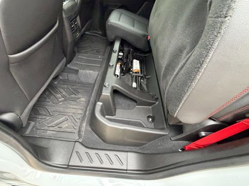 Used 2023 Chevrolet Colorado Z71 w/ Z71 Convenience Package 2 image 22