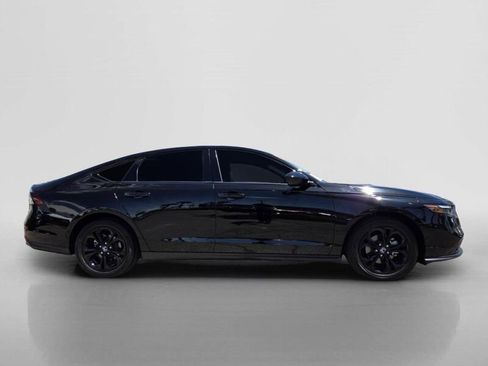 Used 2025 Honda Accord SE image 6