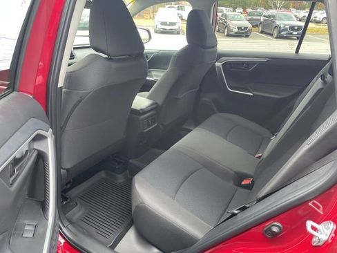 Used 2025 Toyota RAV4 LE image 9