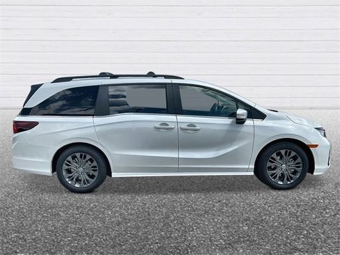 New 2026 Honda Odyssey Touring image 6