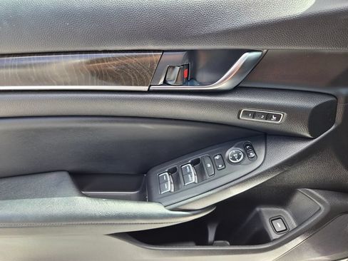 Used 2018 Honda Accord EX-L image 17