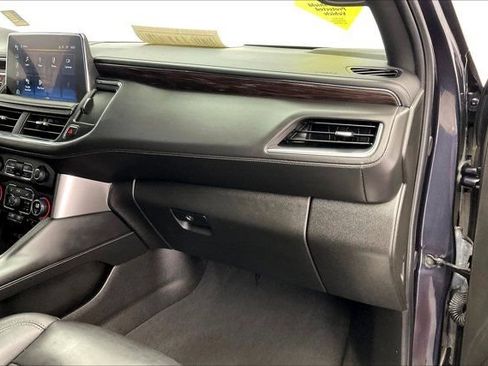 Used 2024 Chevrolet Suburban LT AWD/4WD image 15