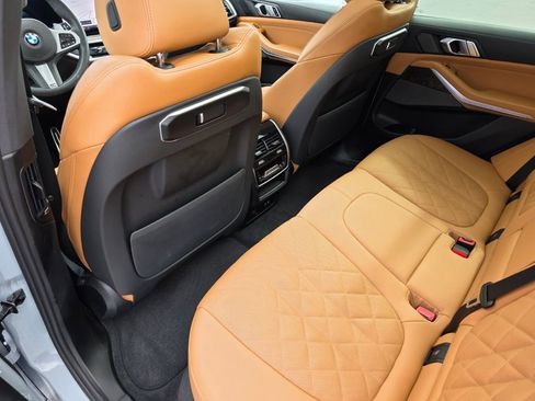 Used 2026 BMW X5 sDrive40i w/ M Sport Package image 15