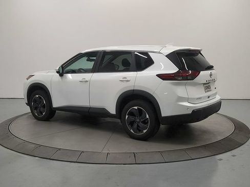 Used 2024 Nissan Rogue SV FWD image 6