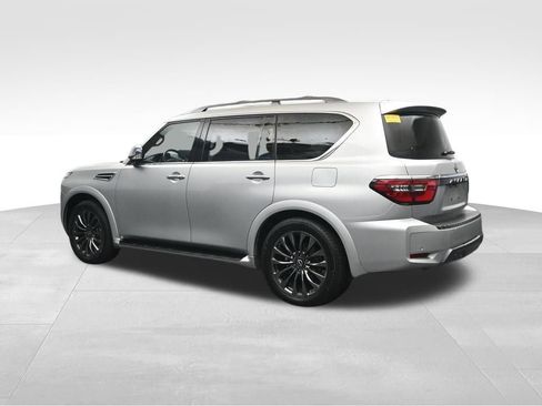 Used 2023 Nissan Armada Platinum w/ Captain's Chairs Package RWD image 3