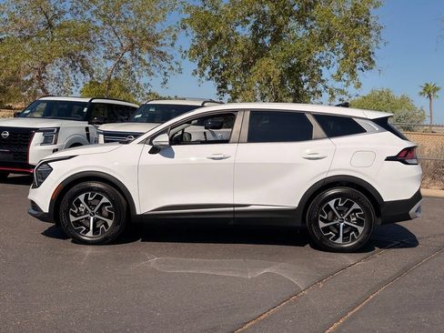 Used 2025 Kia Sportage EX FWD image 3