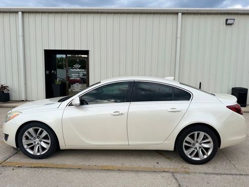 Used 2015 Buick Regal Premium FWD image 2