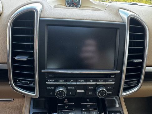 Used 2013 Porsche Cayenne S w/ Premium Pkg Plus image 27