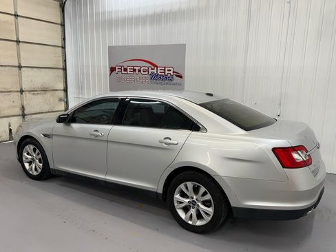 Used 2010 Ford Taurus SEL image 8