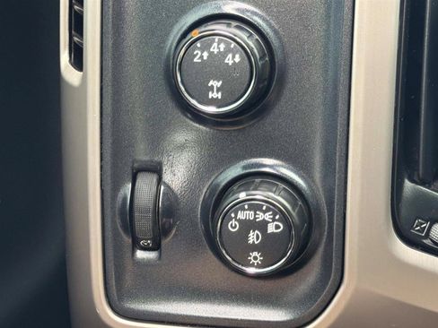 Used 2015 GMC Sierra 2500 Denali w/ Duramax Plus Package AWD/4WD image 21