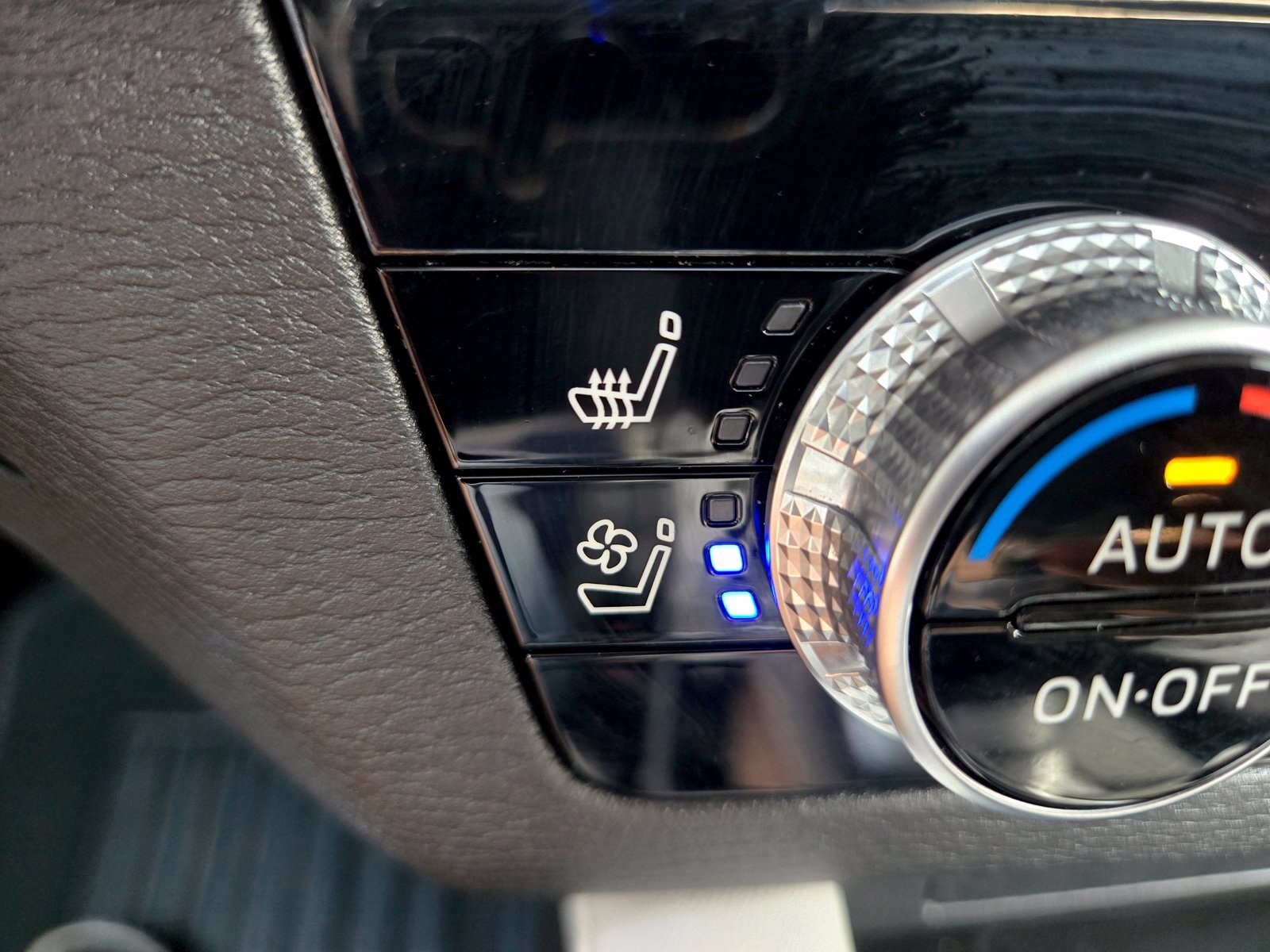 Used 2025 Mitsubishi Outlander SEL FWD image 34