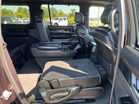 Used 2023 Jeep Grand Wagoneer L Series II AWD/4WD image 22