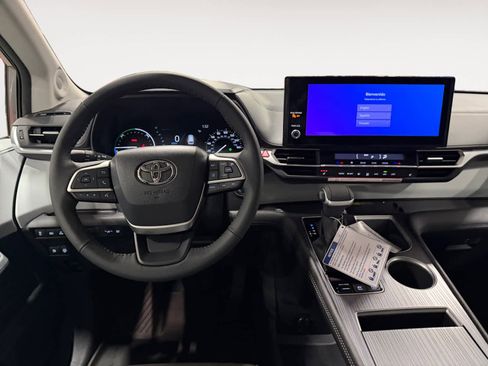 New 2026 Toyota Sienna XLE AWD/4WD image 10