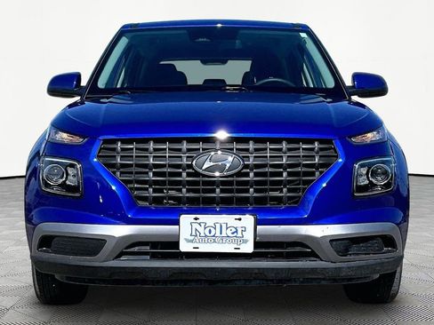 Used 2024 Hyundai Venue SE FWD image 3