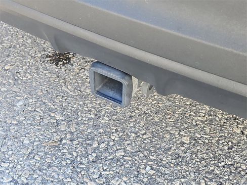 Certified 2023 Porsche Cayenne Platinum Edition image 27