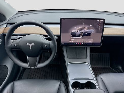 Used 2024 Tesla Model Y Long Range image 15