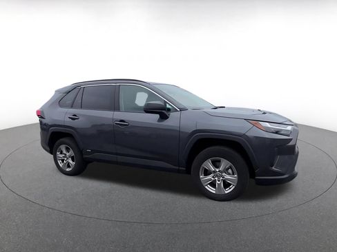 Used 2025 Toyota RAV4 LE AWD/4WD image 2