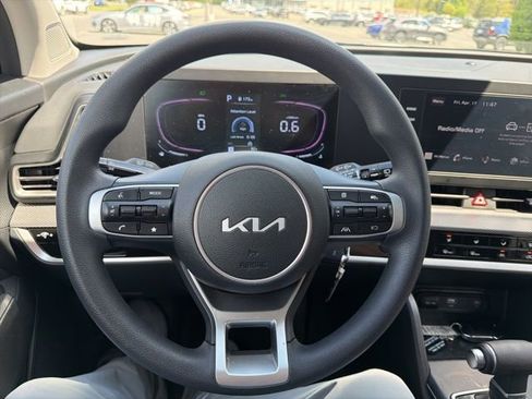 Used 2024 Kia Sportage LX image 10