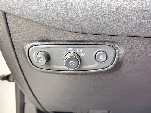 Used 2018 Chevrolet Equinox Premier AWD/4WD image 46