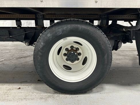 Used 2024 Ford E-350 and Econoline 350 Super Duty image 46