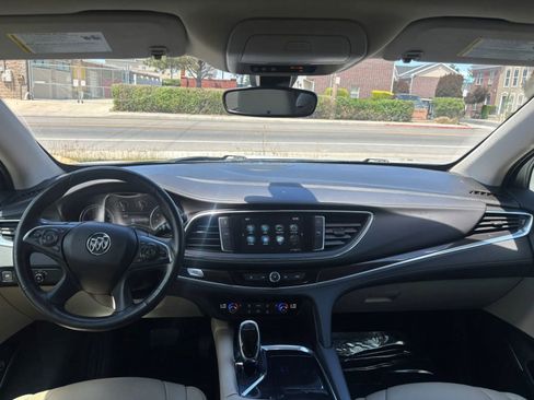 Used 2019 Buick Enclave Essence AWD/4WD image 13